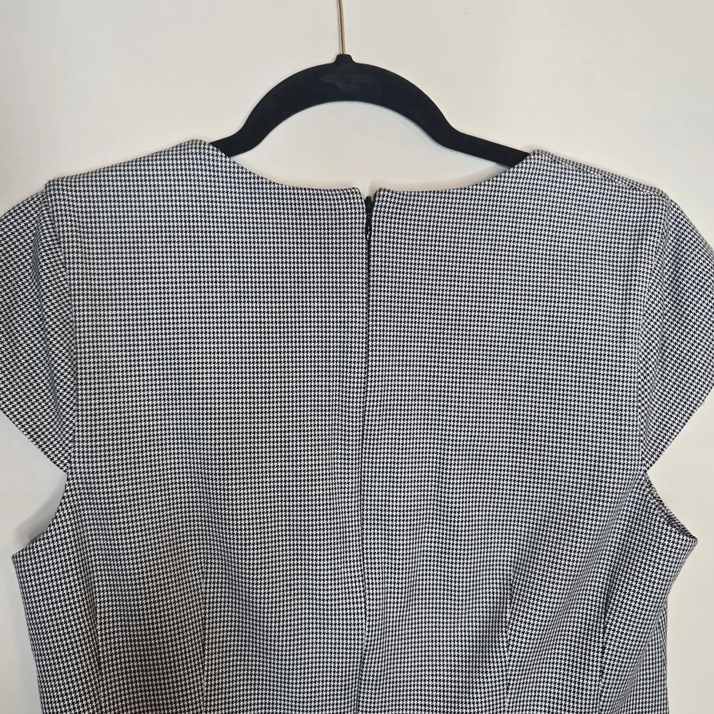 Banana Republic NWT Short Sleeve Sheath Dress Square Neck Houndstooth Neutral
